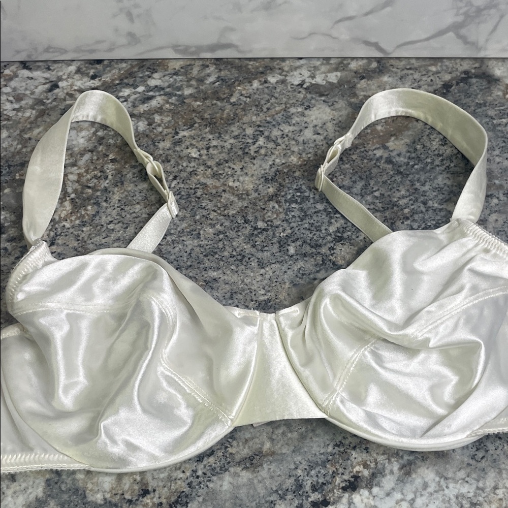 Victoria's Secret Second Skin Satin Unlined Full Coverage Bra 36C Ivory Cream - Picture 4 of 5